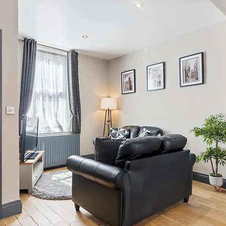 Pass The Keys Beautifully Cosy 2-bed In *