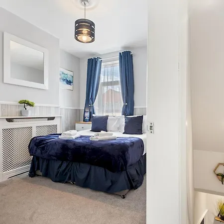 Pass The Keys Beautifully Cosy 2-bed In York