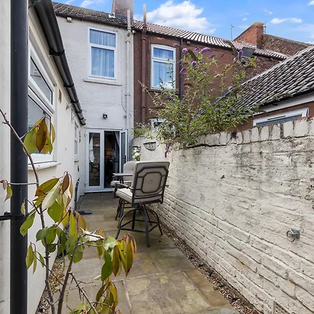 Pass The Keys Beautifully Cosy 2-bed In