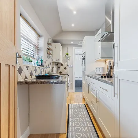 Holiday home Pass The Keys Beautifully Cosy 2-bed In