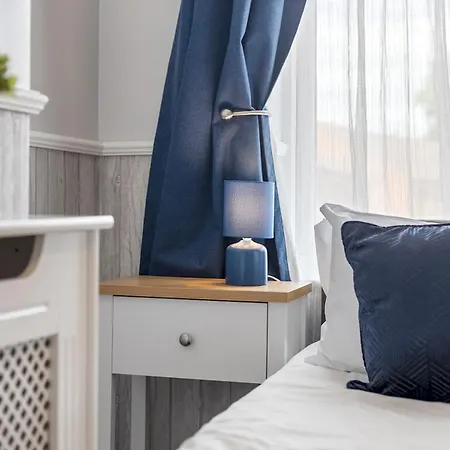 Pass The Keys Beautifully Cosy 2-bed In Holiday home York